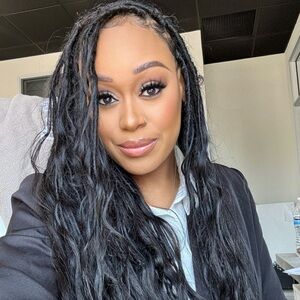 Meet your Posher, Ari